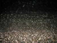 Viduržemio jūra skalauja akmenukais išpiltą krantą